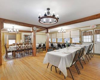 Family Friendly and great for reunions and groups. - Honesdale - Restaurante
