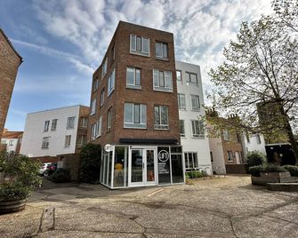 23 TIBBY'S WAY, pet friendly, country holiday cottage in Southwold - Southwold - Building