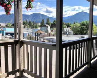 The Canterbury Inn of Downtown Invermere - Invermere - Balcony