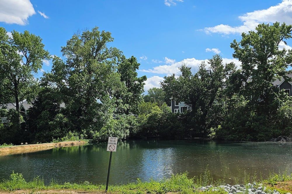 Comfy 2br Condo Near Uptown & Noda Free Parking - Charlotte - Outdoor view