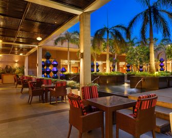 Crowne Plaza Gurgaon By IHG - Gurugram - Restaurant
