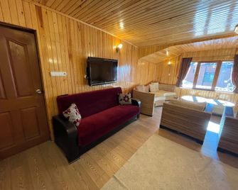 Ozkan Hotel - Uzungöl - Wohnzimmer