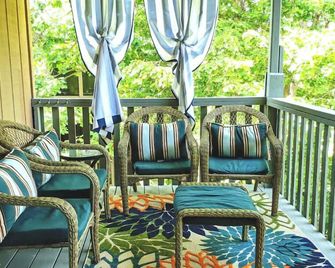 Lakefront Getaway - Bella Vista - Balcón