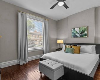 Cozy Shaw Sanctuary | Jz Vacation Rentals - St. Louis - Schlafzimmer