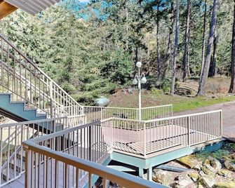 Peaceful Condo with Stunning Ocean and Mountain Views near Moran State Park - Eastsound - Balcon