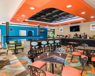Clarion Inn and Suites Russellville I-40 - Russellville - Restaurant