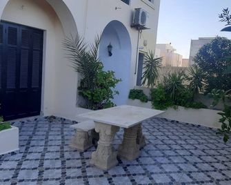 Idéal Vacances mer 5 mn à Pieds - Gammarth - Patio