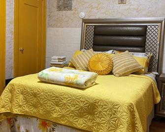 Jad Hosts Sunburst Crown Heights On The Parkway Near Mta Subways &:buses - بروكلين - غرفة نوم