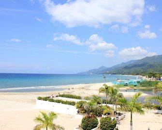 Laiya White Cove Beach Resort - Laiya - Playa