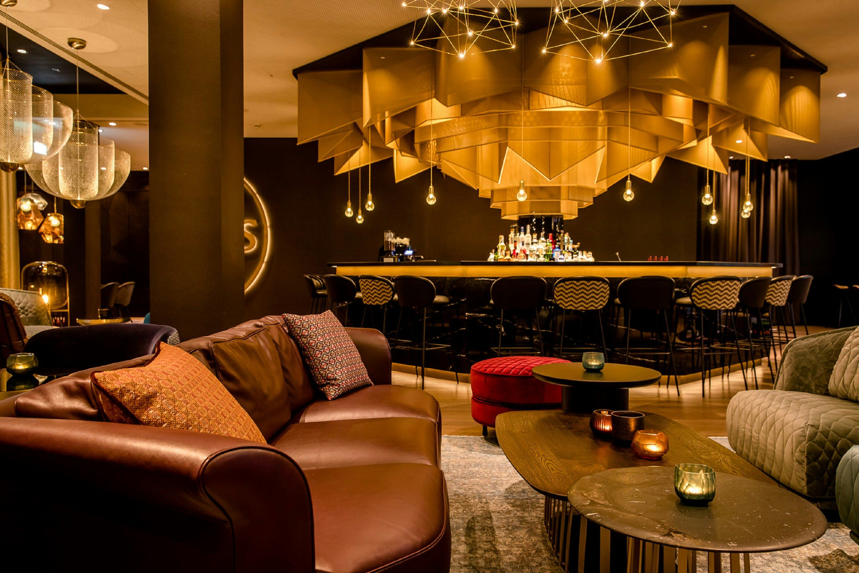 موتل وان آاتشن - اتشن - ردهة