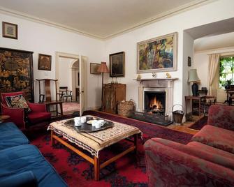 Country House with large garden, ample parking, sleeping 18 people - Innerleithen - Stue