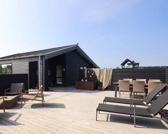 5 star holiday home in Hirtshals-By Traum - Hirtshals - Innenhof