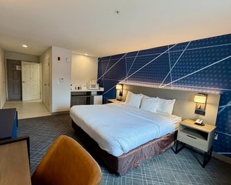 Comfort Inn and Suites Sturbridge-Brimfield - Sturbridge - Soverom