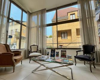 Hotel Le Renoir - סרלה לה-קאנדה - לובי