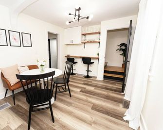 Newly Remodeled Gem in the Heart of Town! - Mount Pleasant - Ruokailuhuone