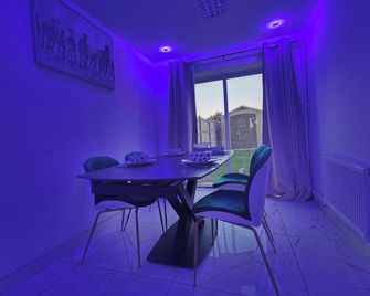 Tyburn House, Birmingham B24 With Free Parking And Free Wifi - Birmingham - Essbereich