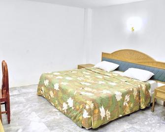Highfive Guest House - Pattaya - Makuuhuone