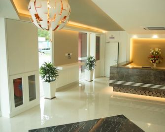 Qlassic Hotel - Sepang - Lobby
