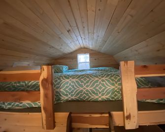 Between The Lakes Cozy Cabin- Free Park Pass - Salem - Habitación