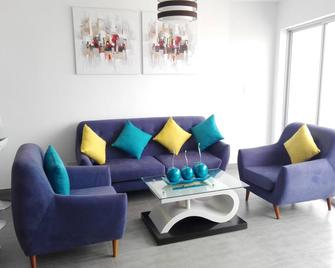 Flat de Playa - New Asia Condominium - Asia - Living room