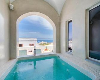 A&G Suites - Thera - Pool