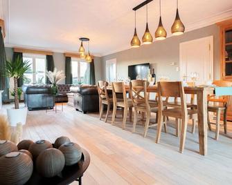 Rural holiday home in Bocholt with hot tub - Bocholt - Їдальня