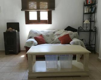 Summer Rooms - Close to Caminito Del Rey! Unit within Beautiful, rustic Finca - El Chorro - Living room