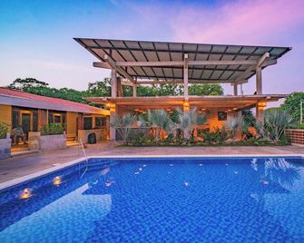 Casa Las Flores - El Cuco - Pool