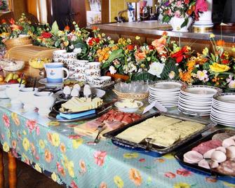 Goldener Schwan Hotel Garni - Bad Windsheim - Buffet