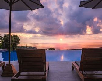 Lamangata Luxury Surf Resort - Dominical - Bazén