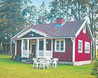 Beautiful home in Blomstermåla with sauna - Blomstermåla - Edificio