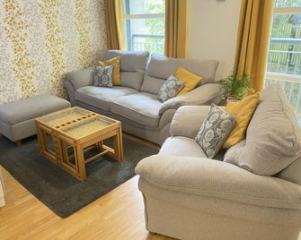 Paisley Central Apartment - Paisley - Salon