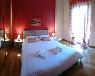 Marianas Inn - Athens - Bedroom