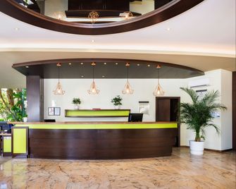 Pestana Viking, Beach & Golf Resort - Armação de Pêra - Front desk