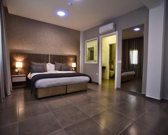 Rise Hotel - Larnaca - Bedroom