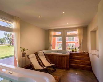 Howard Johnson by Wyndham Chascomus - Chascomús - Spa