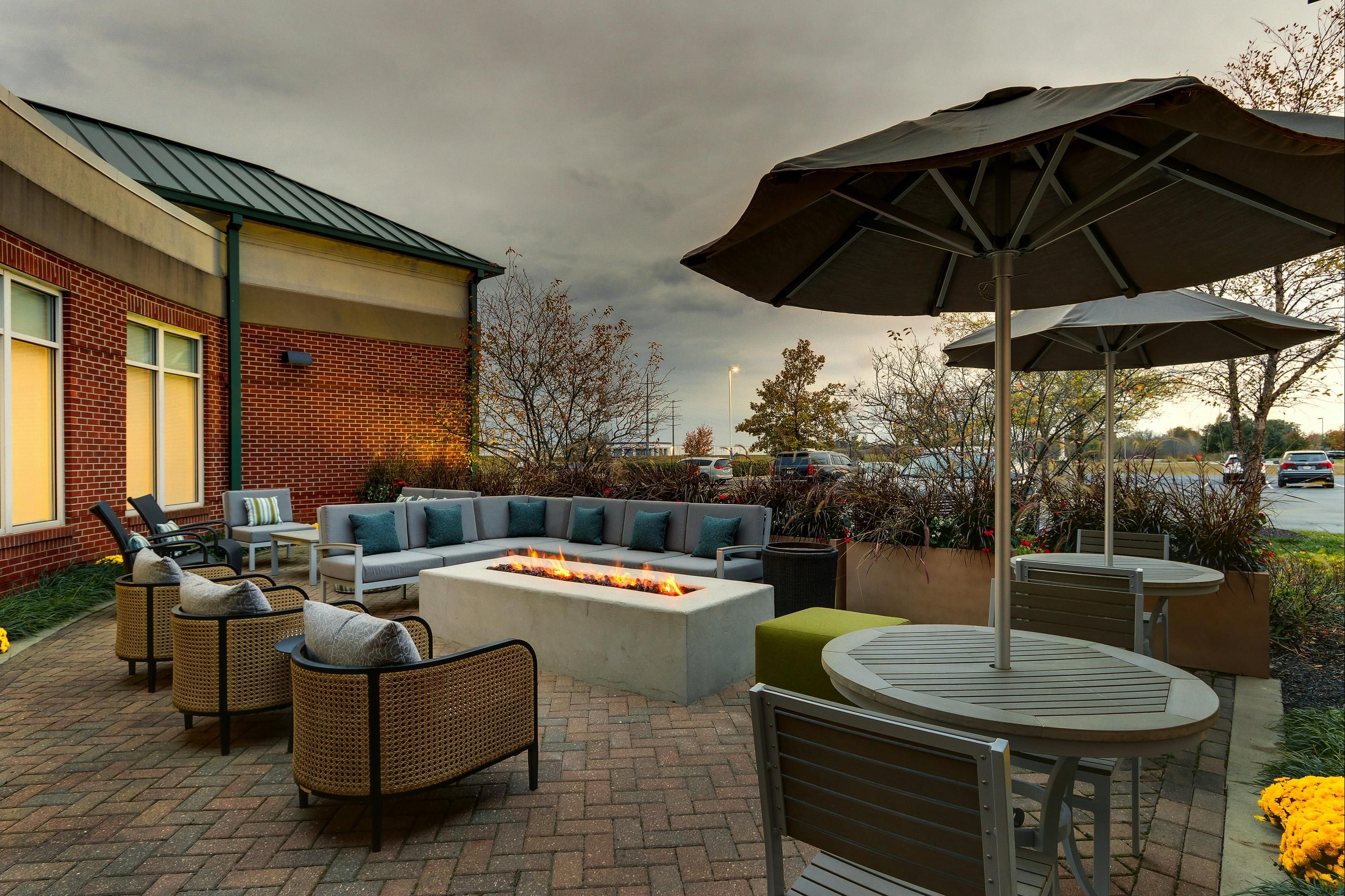 Hilton Garden Inn Indianapolis Airport - Indianapolis - Innenhof