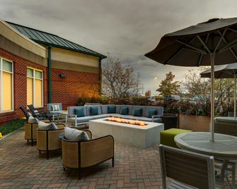 Hilton Garden Inn Indianapolis Airport - Indianapolis - Innenhof