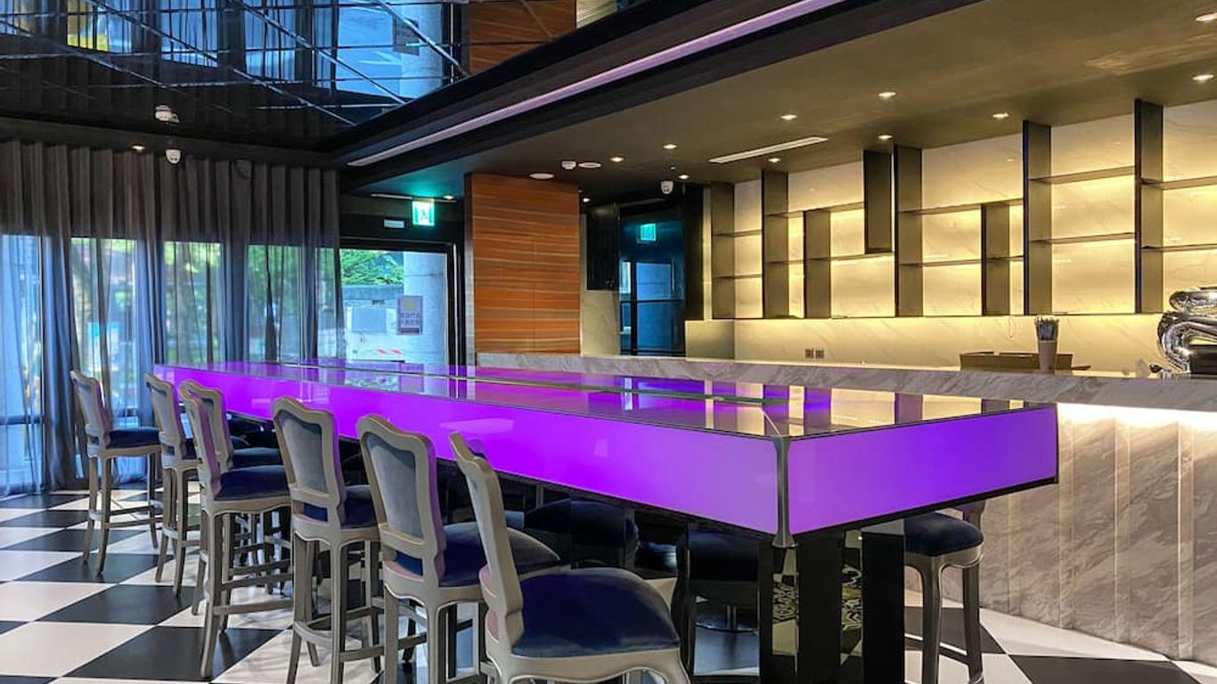 Check Inn Taipei Main Station Branch