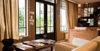 La Casa De Paula Hosteria Artesanal - Trelew - Living room