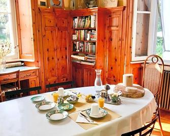 I Faggi Di S Giorgio - Brunate - Eetruimte