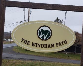 Windham Home Sleeps 10 - 1 Mile To Slopes ! - Hensonville - Building