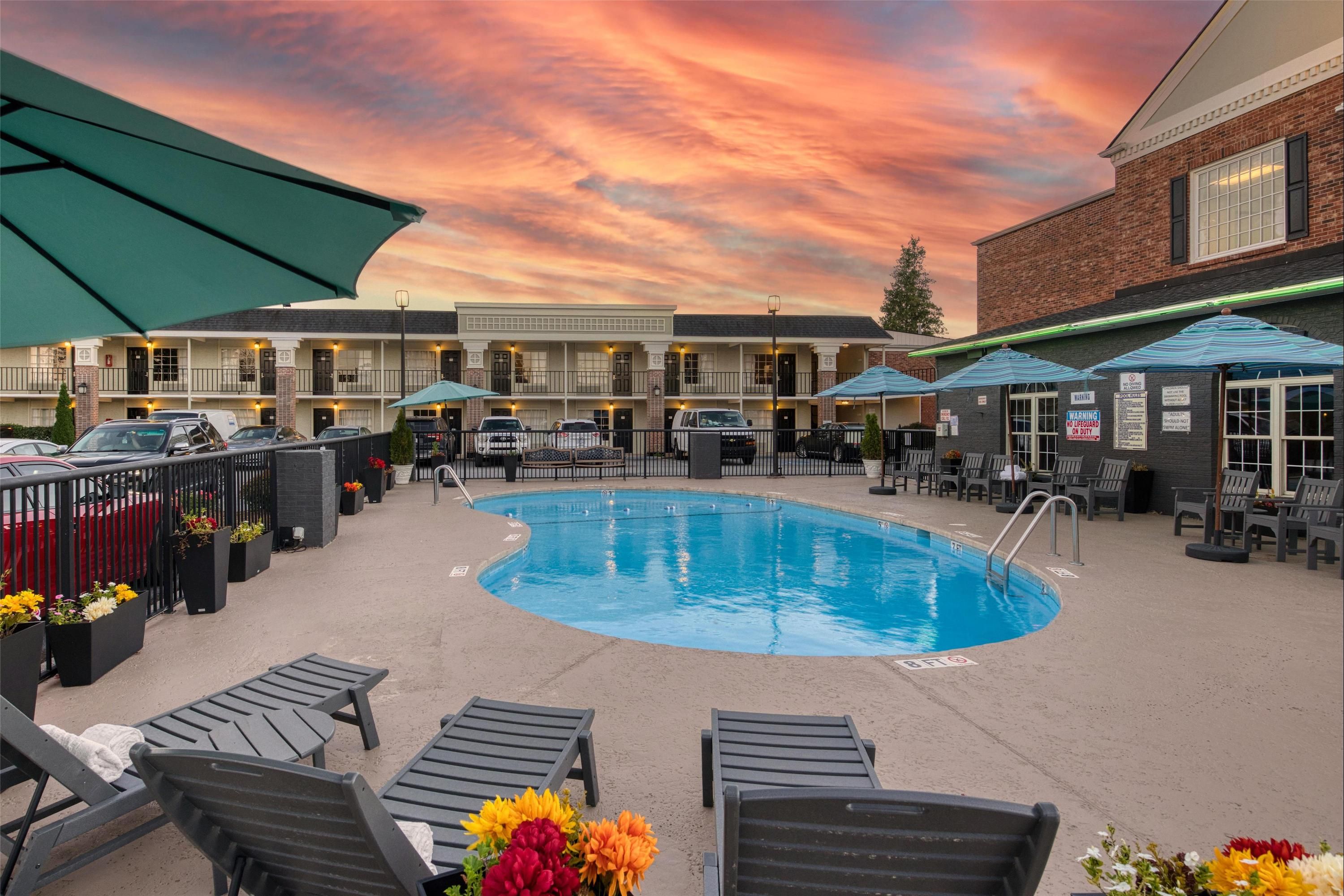 Best Western Hendersonville Inn - Hendersonville - Zwembad