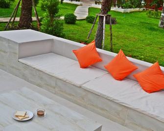V Valley Resort - Satun - Patio