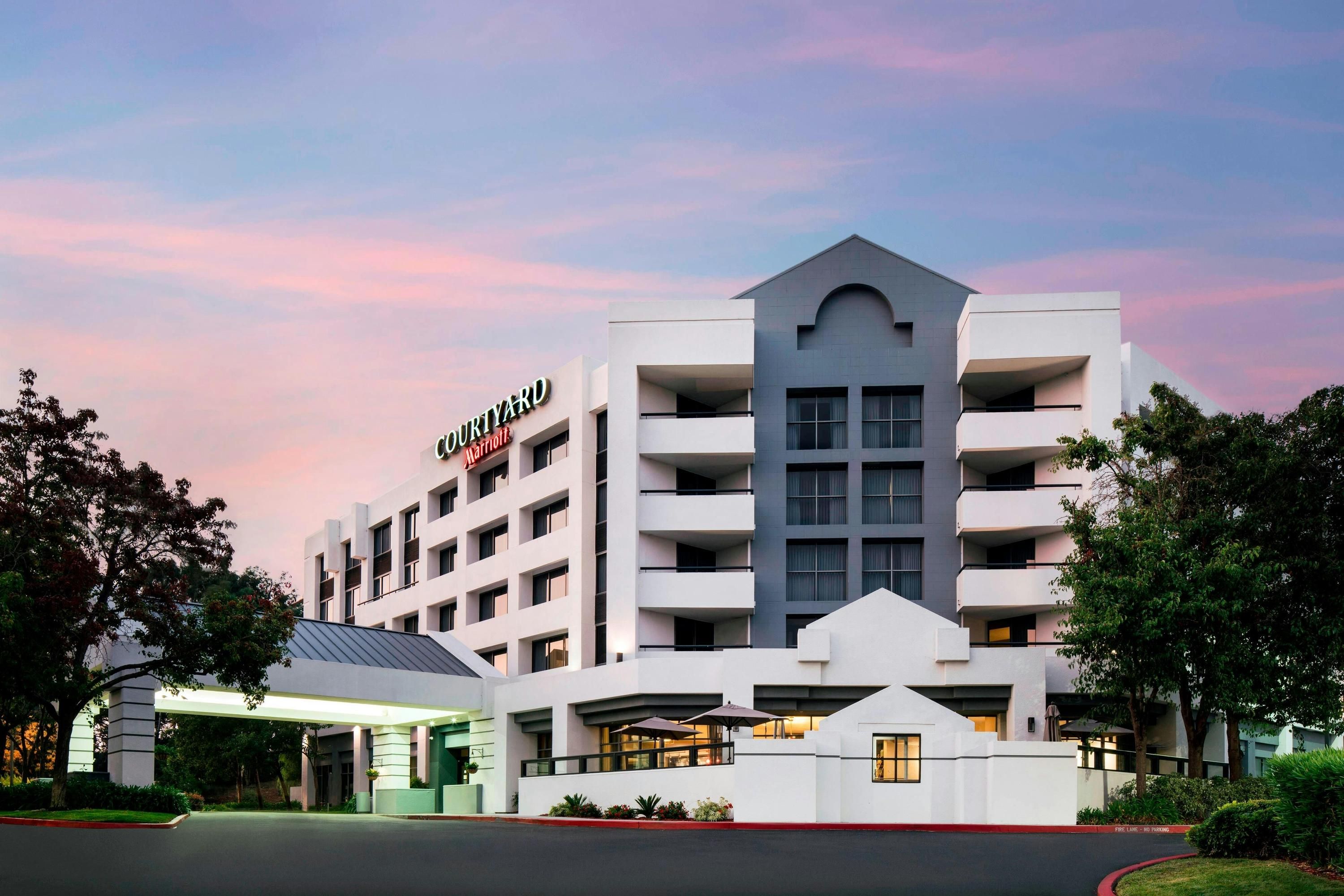 Courtyard by Marriott Richmond Berkeley - Richmond - Gebäude