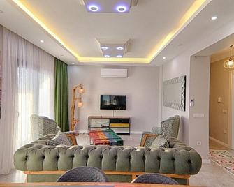 Fethi̇ye Göcek Te Özel Havuzlu MÜstaki̇L Vİlla - Göcek - Stue