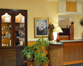 La Solaria Hotel - San Giovanni Rotondo - Front desk