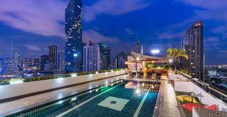 西隆富麗華酒店 - 曼谷 - 游泳池