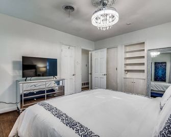 Pet friendly, centrally located urban retreat - דאלאס - חדר שינה