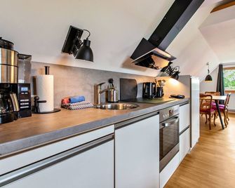 ‘Frischer Morgentau’ spacious holiday flat approx. 57sqm for two people on the upper floor - Pellworm - Küche